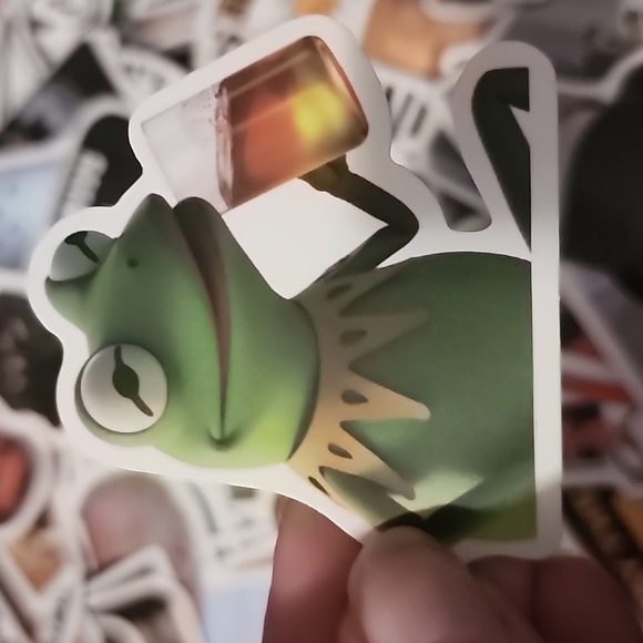 10/$10 Kermit Vinyl Sticker - Picture 1 of 2